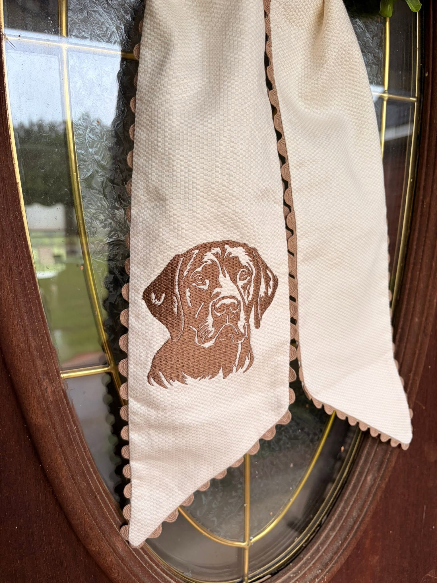 Dog Lovers Wreath Sash